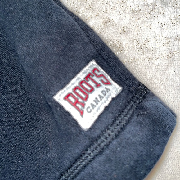 large black roots sweater in good condition - Picture 4 of 5